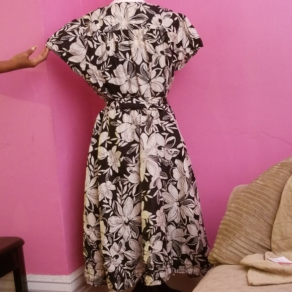 Dress - Picture 2 of 3